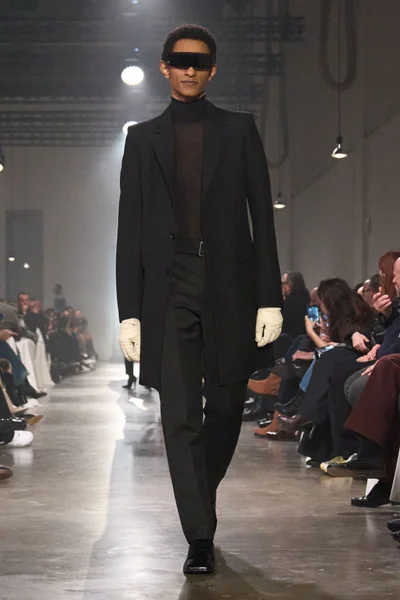 Look 19